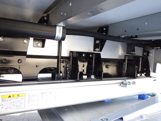 三菱 2KG-FK65F アルミウィング 4t ワイド