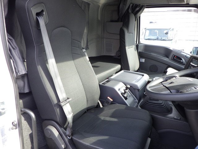 イスズ 2PG-CYL77C アルミウィング 10t超